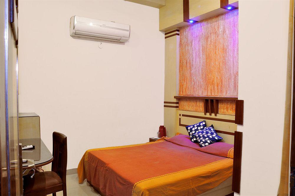Oyo 3472 Hotel Rama Inn New Delhi Eksteriør billede