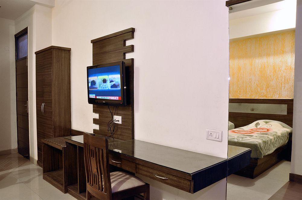 Oyo 3472 Hotel Rama Inn New Delhi Eksteriør billede