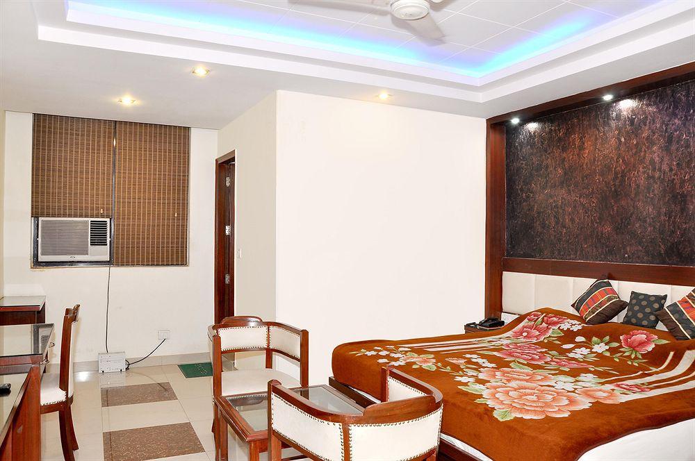 Oyo 3472 Hotel Rama Inn New Delhi Eksteriør billede