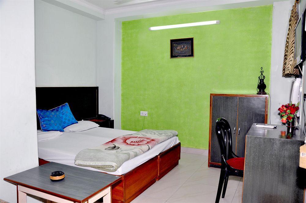 Oyo 3472 Hotel Rama Inn New Delhi Eksteriør billede