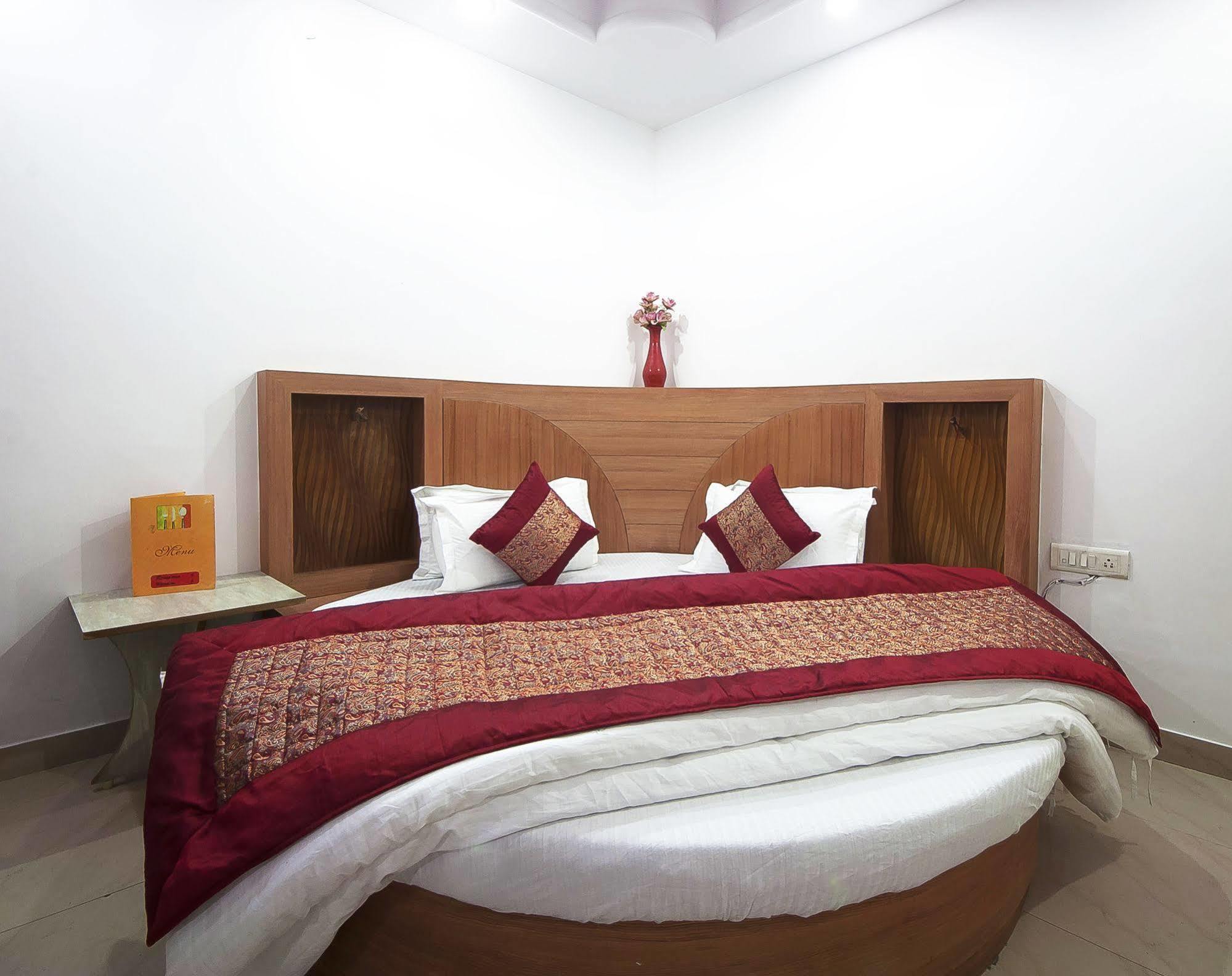 Oyo 3472 Hotel Rama Inn New Delhi Eksteriør billede