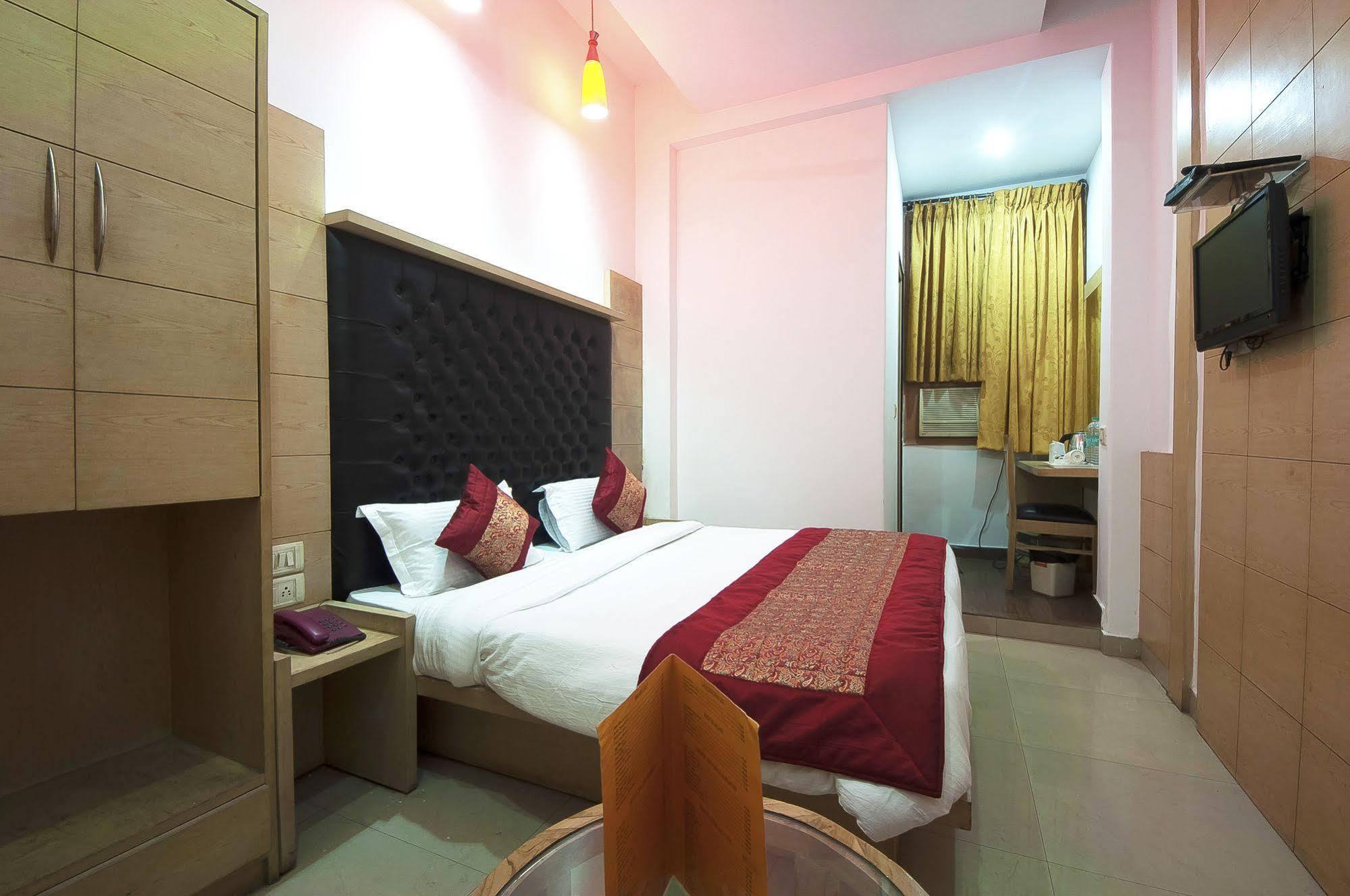 Oyo 3472 Hotel Rama Inn New Delhi Eksteriør billede