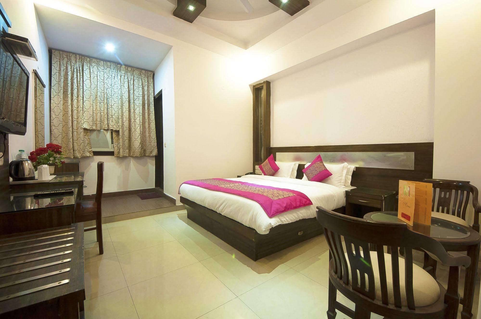 Oyo 3472 Hotel Rama Inn New Delhi Eksteriør billede